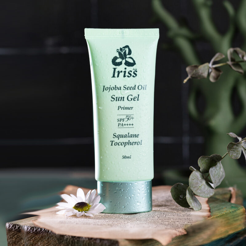 ژل ضد آفتاب بی رنگ صورت آیریس آس SPF 50 مدل JOJOBA SEED OIL ‌محافظ UVA ،UVB و PA++++، ضد حساسیت، ضد چروک و ضد پیری، مناسب برای انواع پوست‌ حجم 50 میلی‌لیتر - Image 4